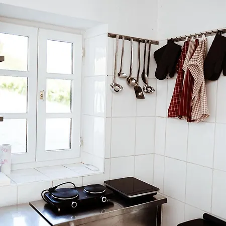 Rafi Vendeghaz דירה *