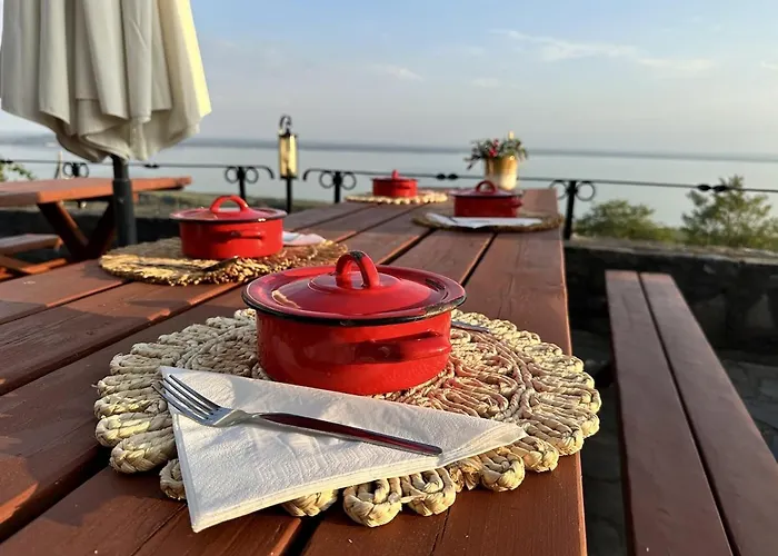 아파트 Rafi Vendeghaz *