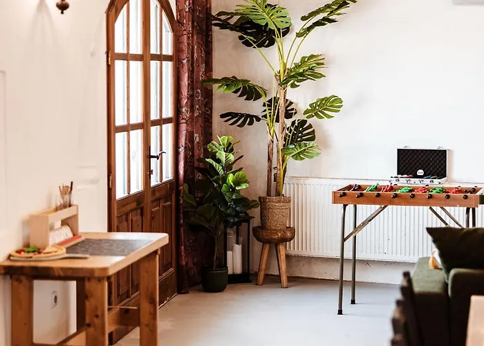 Rafi Vendeghaz 아파트 *